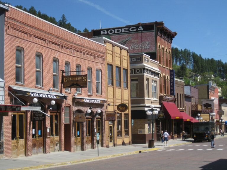 Deadwood, South Dakota: Wild Bill, Calamity Jane & the Most Lawless Camp in the Black Hills